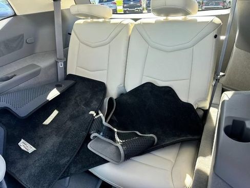Used 2024 Cadillac XT6 Premium Luxury FWD image 11