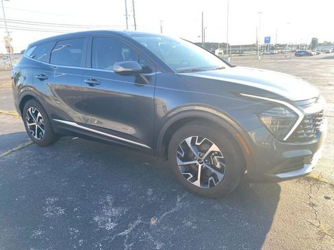 Used 2025 Kia Sportage EX FWD image 2