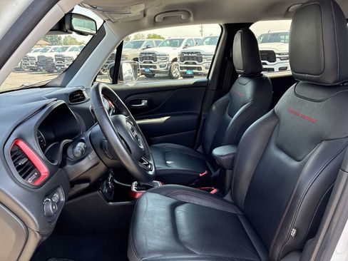 Used 2022 Jeep Renegade Trailhawk AWD/4WD image 13