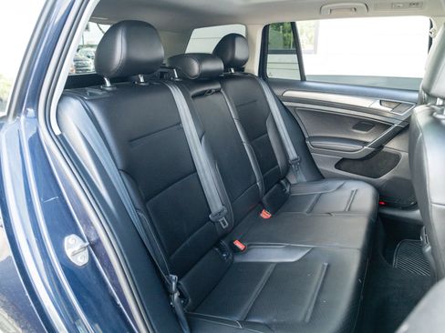 Used 2018 Volkswagen Golf SE FWD image 20