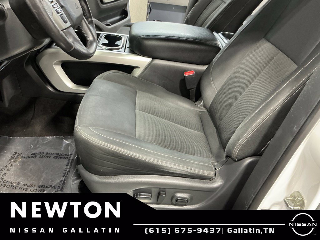 Used 2019 Nissan Titan SV w/ SV Convenience Package RWD image 15
