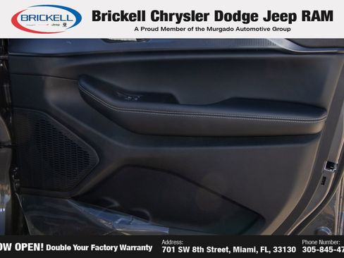 New 2025 Jeep Grand Cherokee L Laredo image 13