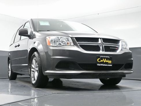 Used 2017 Dodge Grand Caravan SE image 45