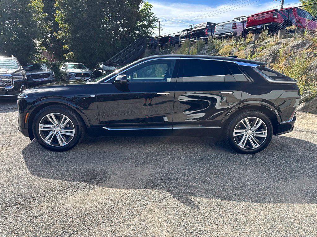 Used 2024 Cadillac Lyriq Tech w/ Driver Assist Package AWD/4WD image 3