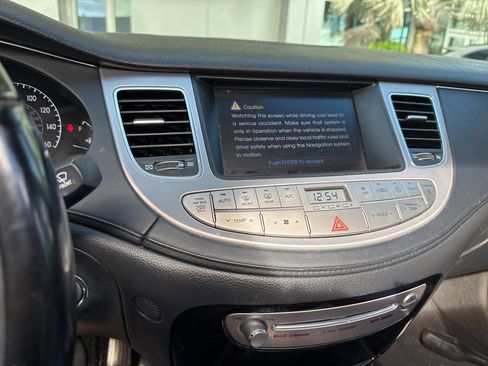 Used 2012 Hyundai Genesis 5.0 image 4