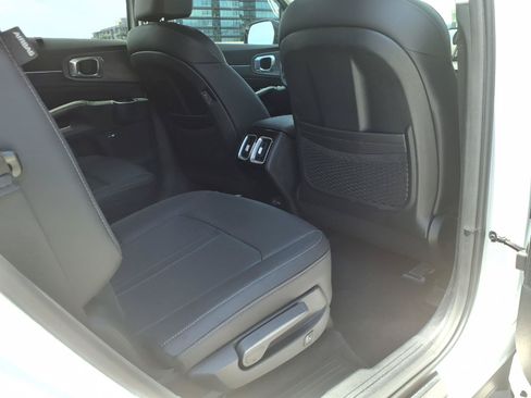 Used 2026 Kia Sorento SX AWD/4WD image 13