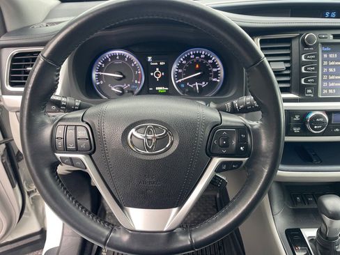 Used 2019 Toyota Highlander Limited image 7
