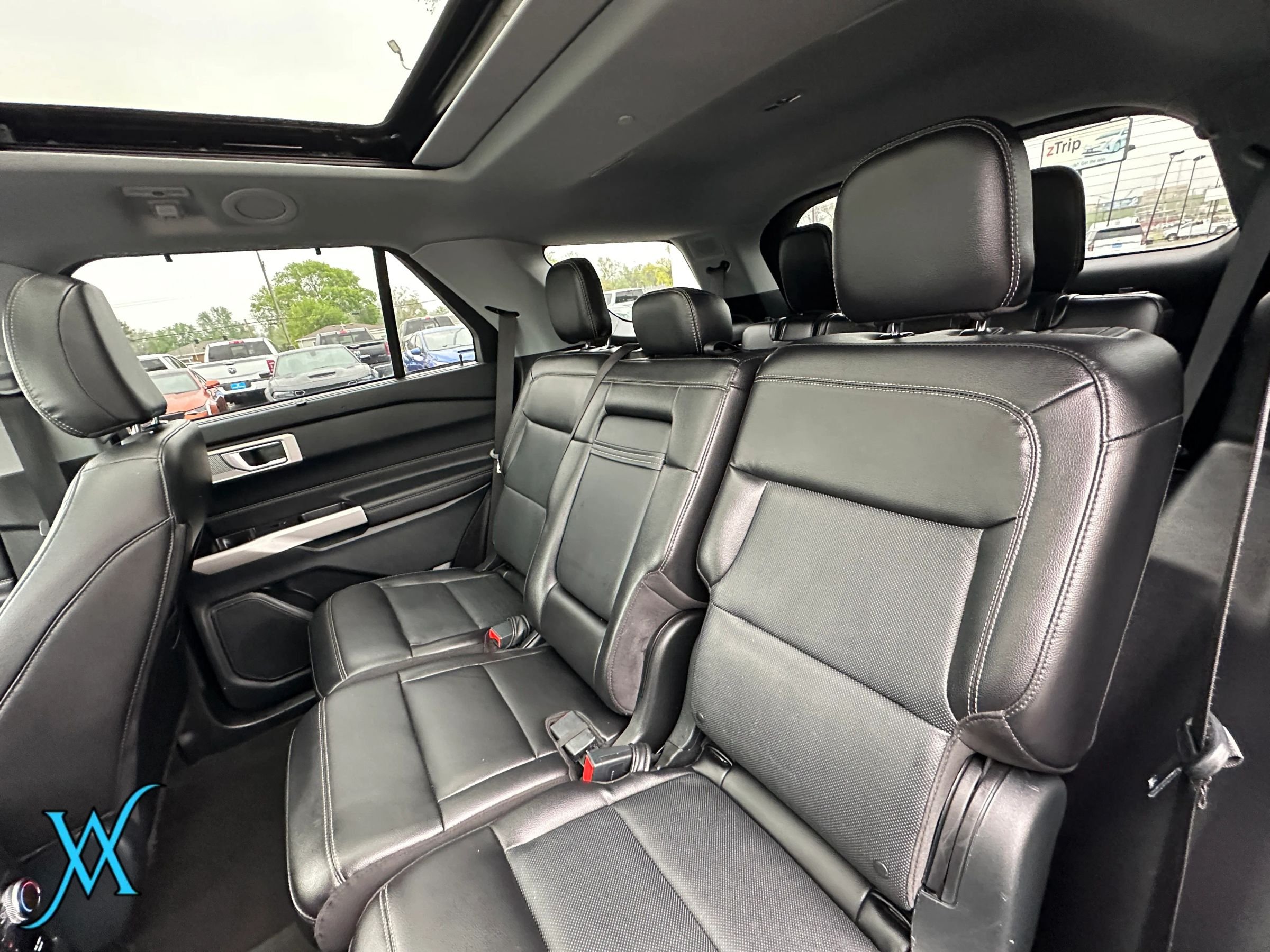Used 2021 Ford Explorer Limited w/ Hybrid Equipment Group 310A AWD/4WD image 24