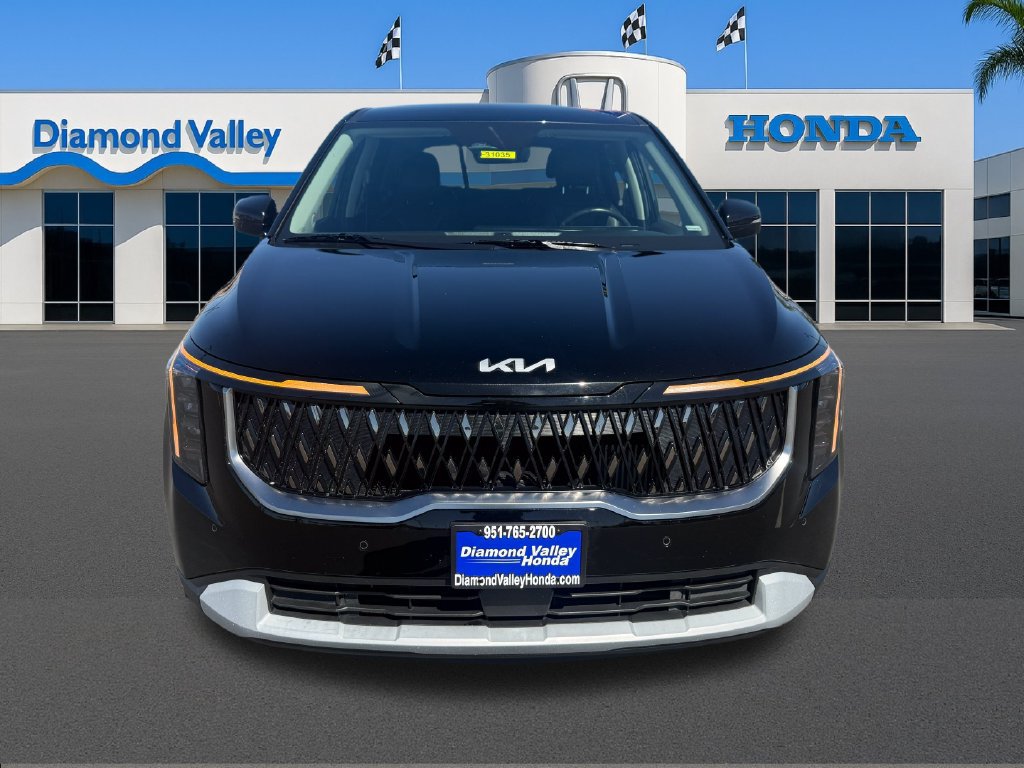 Used 2026 Kia Carnival LXS FWD image 2