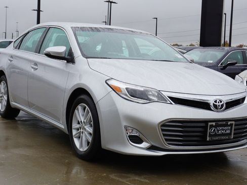 Used 2013 Toyota Avalon XLE image 3