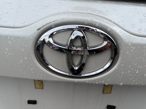 Used 2018 Toyota Highlander Limited AWD/4WD image 22
