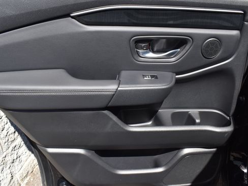 Used 2025 Honda Pilot Elite image 19