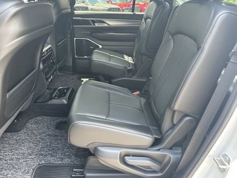 New 2026 Jeep Grand Wagoneer 4WD image 19