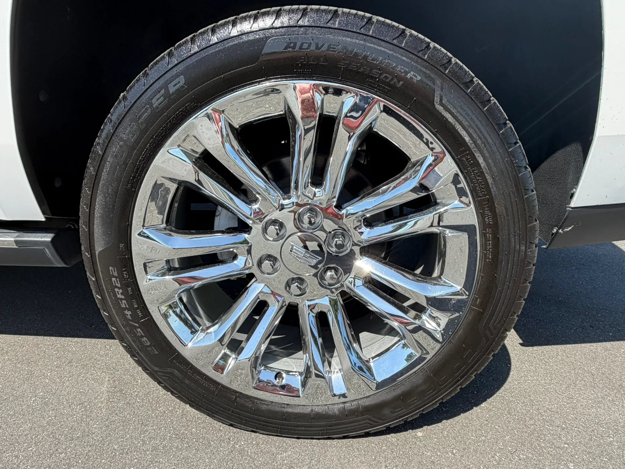 Used 2018 Cadillac Escalade Premium Luxury w/ LPO, Radiant Package RWD image 35