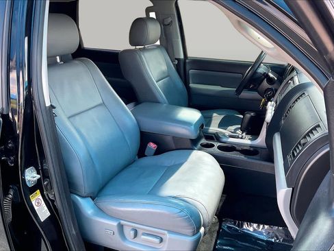 Used 2016 Toyota Sequoia SR5 RWD image 8