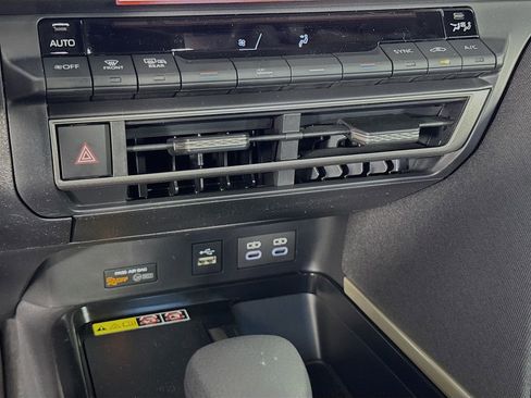 Used 2026 Toyota Camry LE FWD image 20