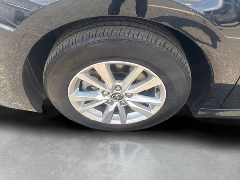 Used 2025 Toyota Camry LE image 27