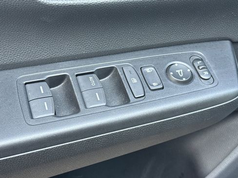 Used 2025 Honda CR-V LX image 13