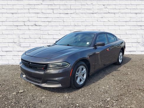 Used 2019 Dodge Charger SXT image 4