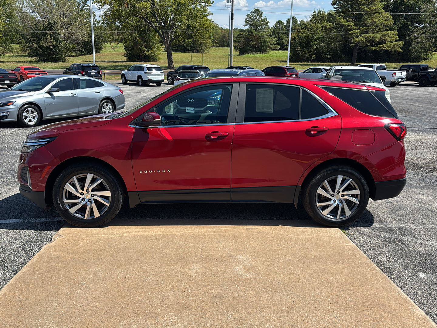 Used 2023 Chevrolet Equinox LT FWD image 5