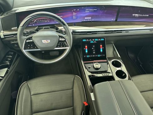Certified 2025 Cadillac Escalade Premium Luxury image 22