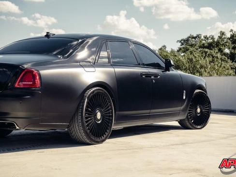 Used 2014 Rolls-Royce Ghost RWD image 59