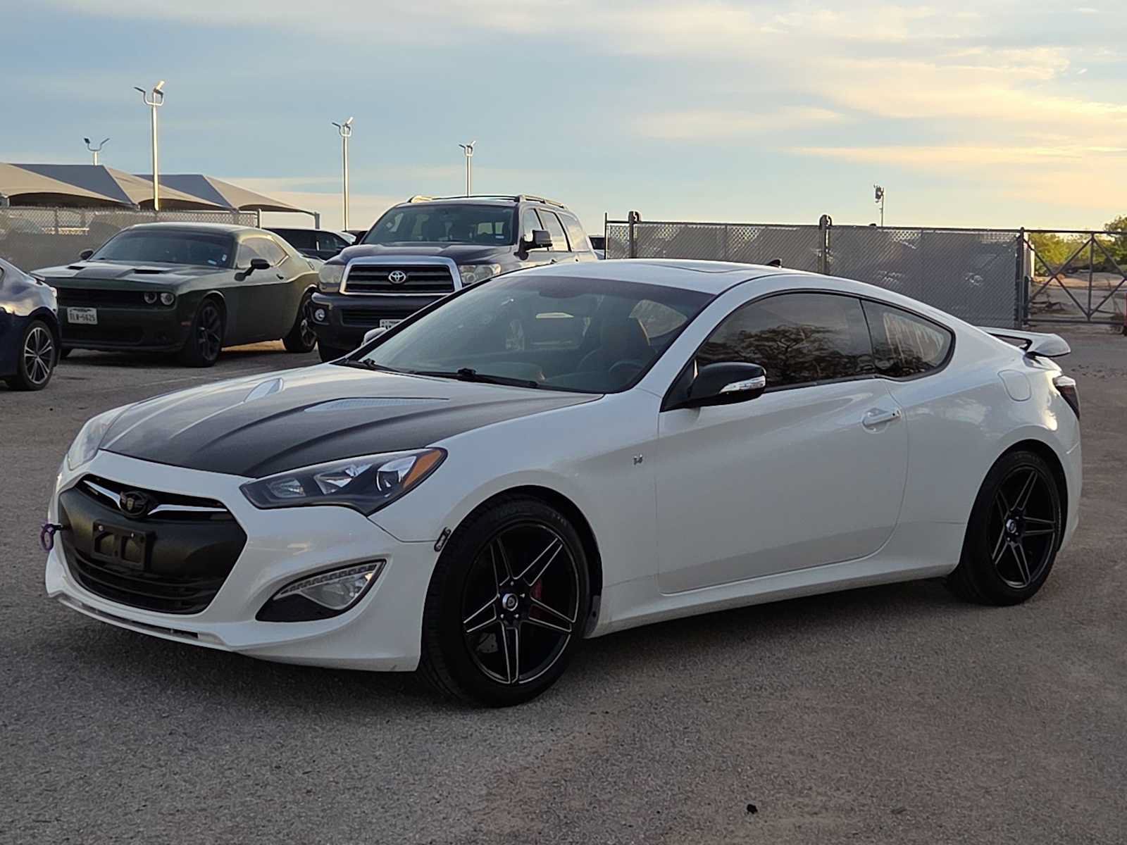 Used 2015 Hyundai Genesis 3.8 RWD image 4