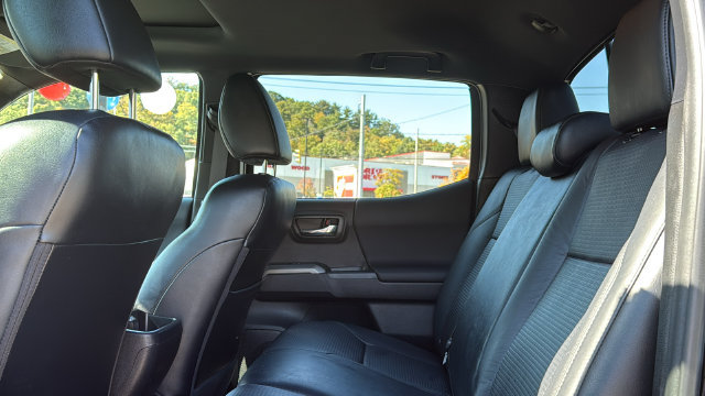 Certified 2023 Toyota Tacoma TRD Off-Road w/ TRD Premium Off Road Package AWD/4WD image 20