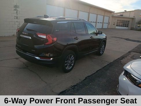 Used 2023 GMC Terrain SLT image 4
