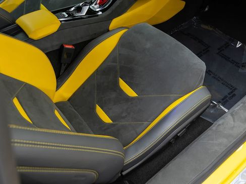 Used 2023 Lamborghini Huracan Tecnica RWD image 42