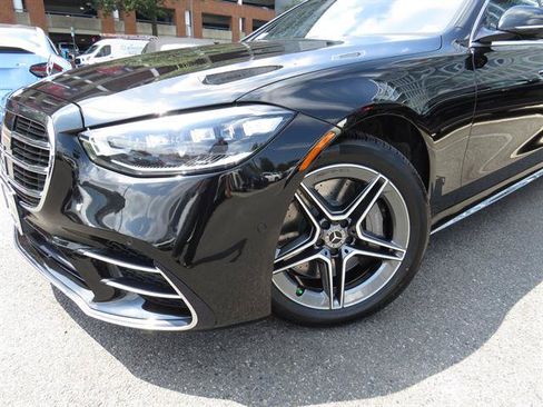 Used 2022 Mercedes-Benz S 500 4MATIC w/ AMG Line Package image 24