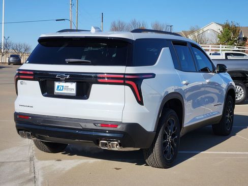 New 2026 Chevrolet Traverse LT image 4
