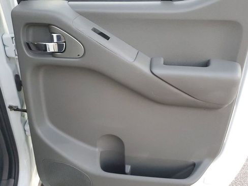 Used 2019 Nissan Frontier SV image 36
