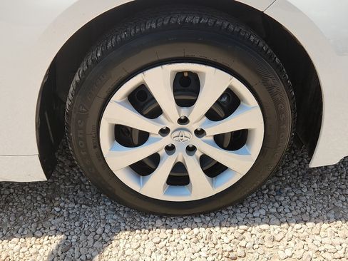 Used 2025 Toyota Corolla LE FWD image 7
