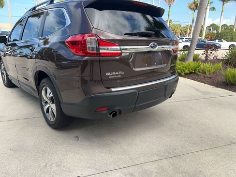 Used 2019 Subaru Ascent Premium image 5