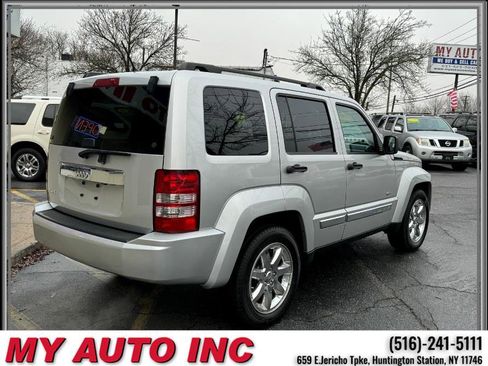 Used 2012 Jeep Liberty Sport image 4