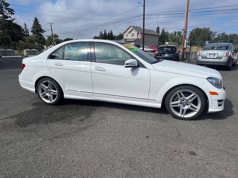 Used 2014 Mercedes-Benz C 250 Sedan image 32