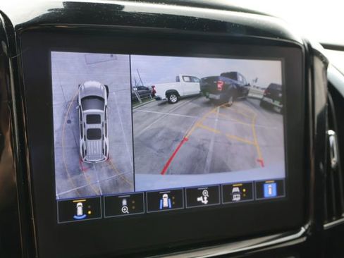 Used 2023 Chevrolet Traverse High Country image 19