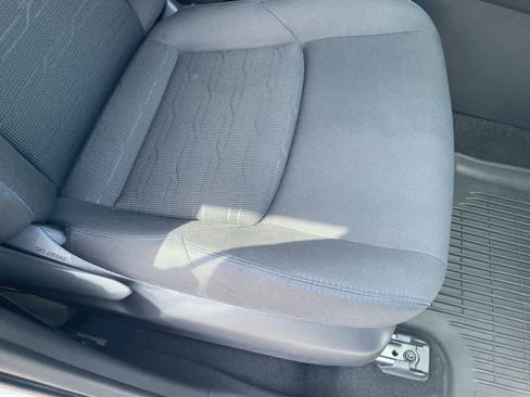 Used 2022 Toyota RAV4 SE image 23