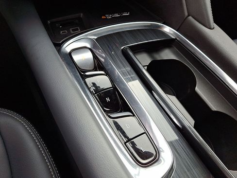 Certified 2024 Buick Enclave Essence image 12