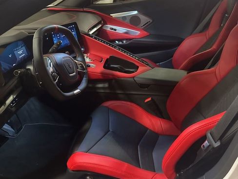 Used 2025 Chevrolet Corvette Z06 w/ Z07 Performance Package image 4