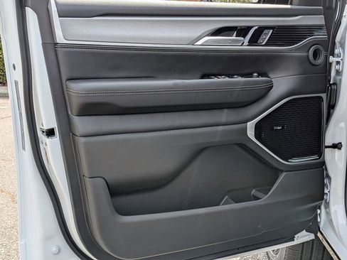 New 2026 Jeep Grand Wagoneer L Limited image 13