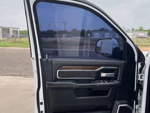 Used 2022 RAM 2500 Laramie AWD/4WD image 11