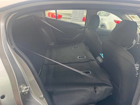 Used 2016 MAZDA MAZDA3 i Sport image 20