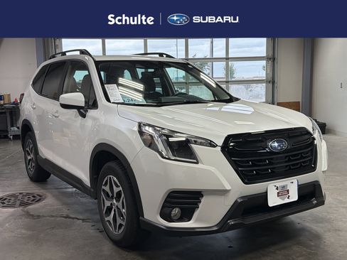 Certified 2023 Subaru Forester Premium AWD/4WD image 1