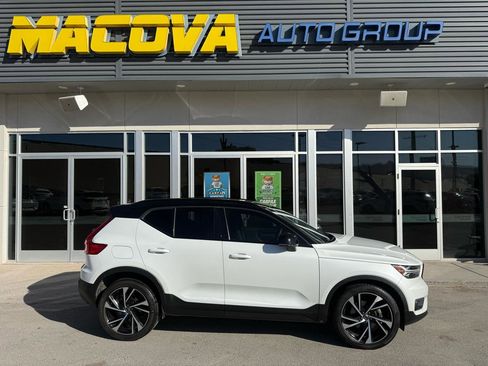 Used 2021 Volvo XC40 T5 R-Design AWD/4WD image 1