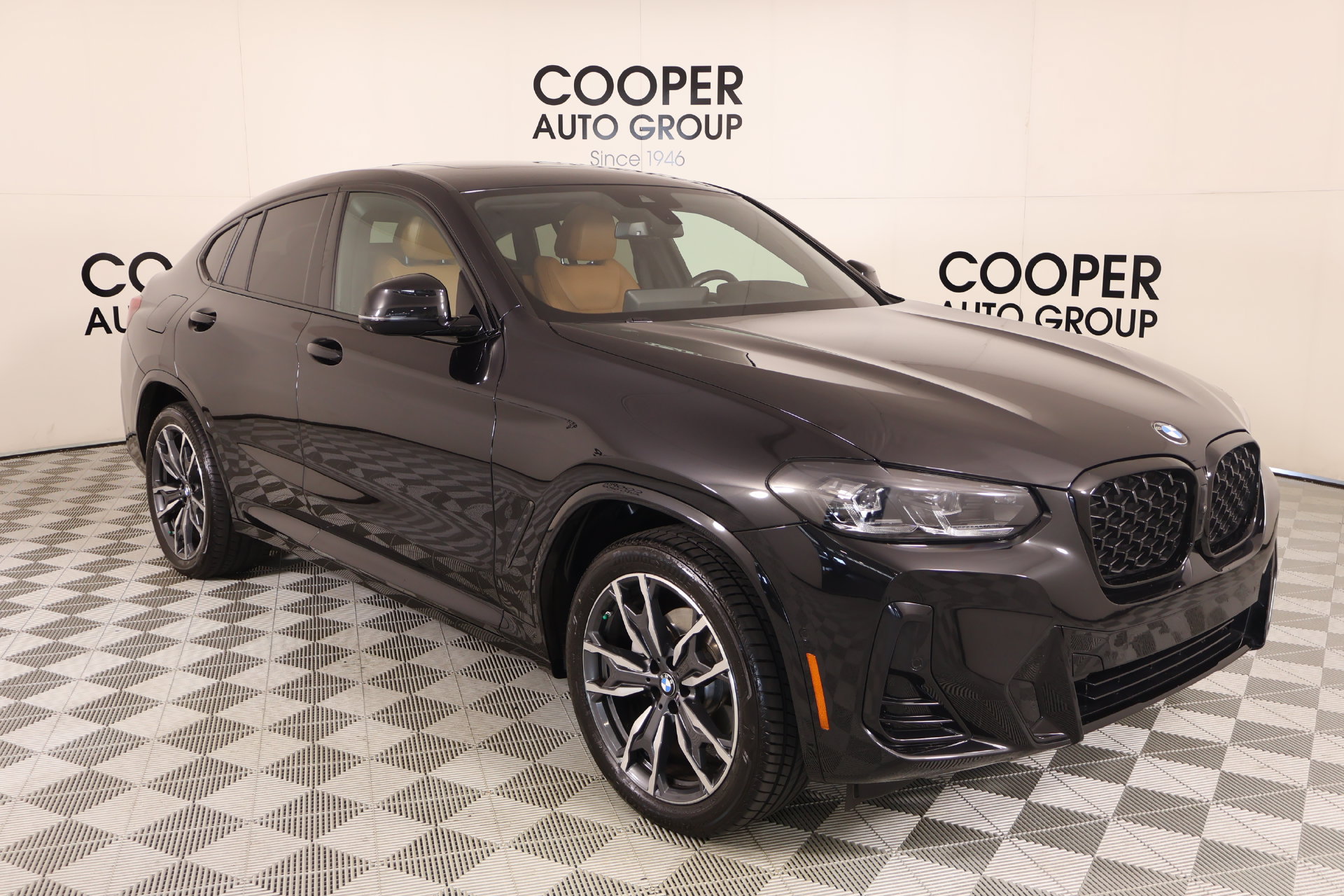 Used 2024 BMW X4 xDrive30i w/ Premium Package AWD/4WD image 1