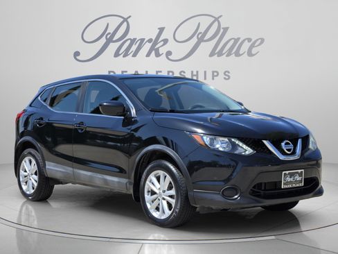 Used 2018 Nissan Rogue Sport S w/ S Appearance Package FWD image 7