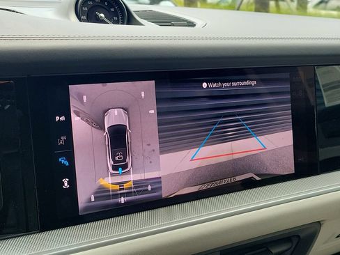 New 2026 Porsche Cayenne Coupe AWD/4WD image 31