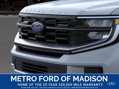 New 2026 Ford Expedition Platinum image 18